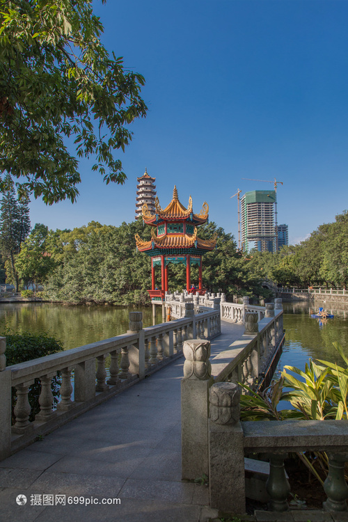 福州西禅寺中心湖亭子